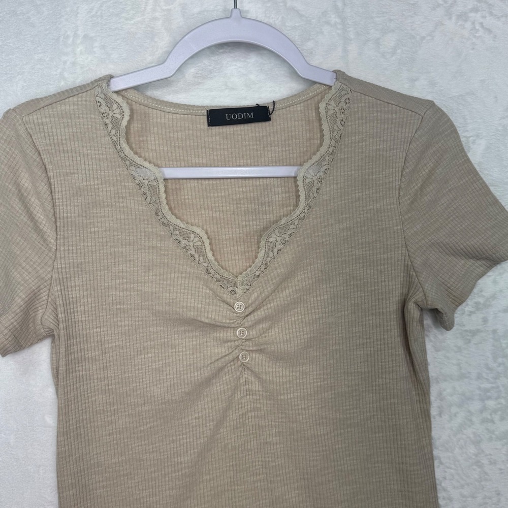 Uodim Womans Tan V Neck Shirt Y2K Ruffle Medium NWT - Picture 2 of 5